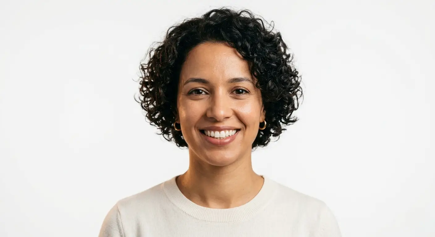 Patiente souriante au Clinique Dentaire WhiteSmile, Casablanca