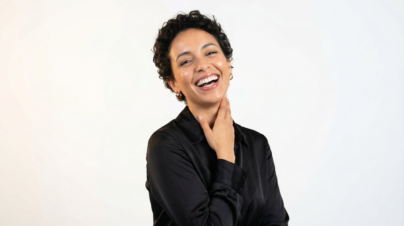 Patiente souriante au Clinique Dentaire WhiteSmile, Casablanca